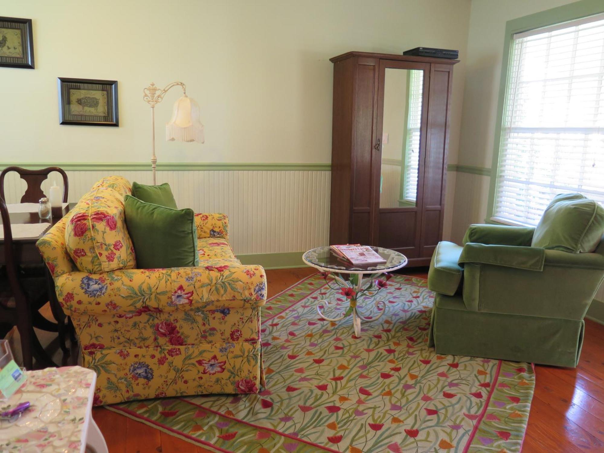 Deluxe King Suite