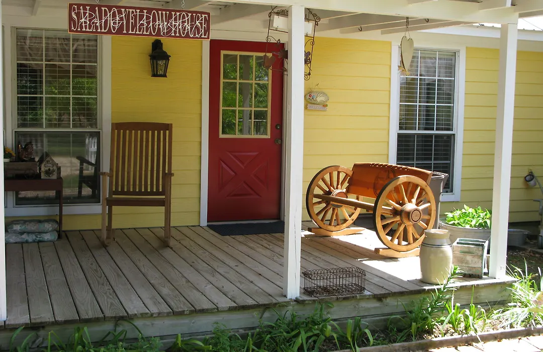 Yellow House B&B-1
